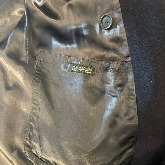 Thick and Warm Paul Stewart Coat. Beautiful Navy Blue Color. UNBELIEVABLE Find! - Picture 8 of 10